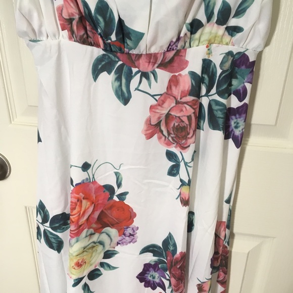 White Floral Maxi Dress - Picture 3 of 5